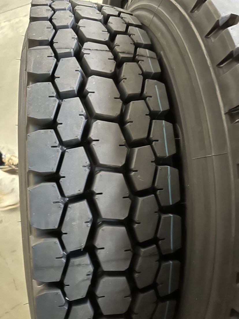 Euroking AD60 - 11R22.5 - 18PLY - Traction
