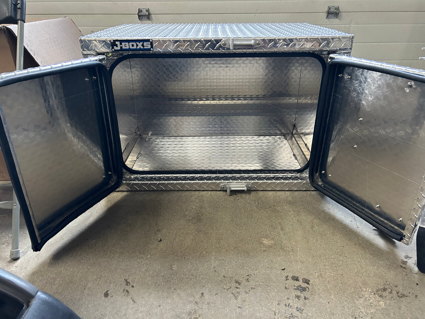 Coffre à outils aluminium J-Boxs