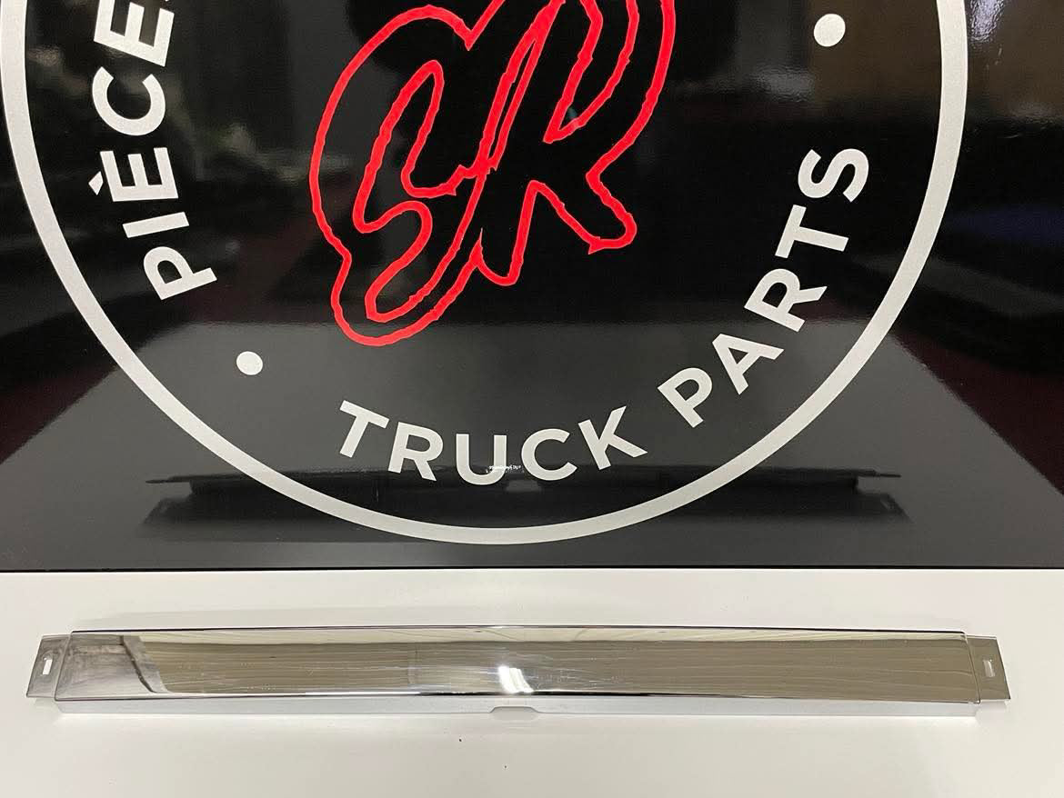 Côté encadrement de grille de panneau International