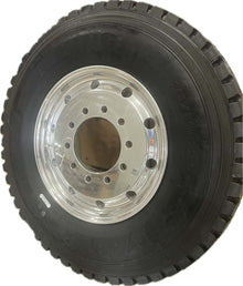 Pneu conduite 315/80r22.5 monté sur roue aluminium