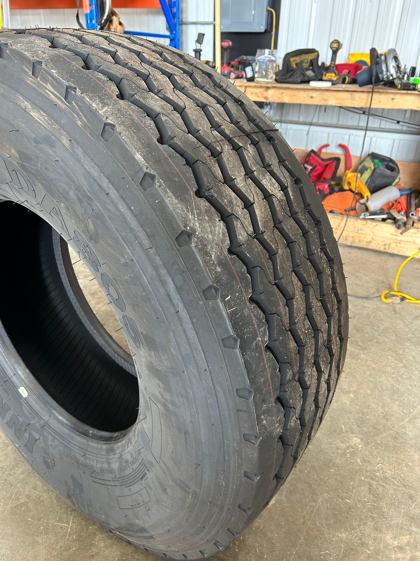 Pneu Inning / Leadway DA805