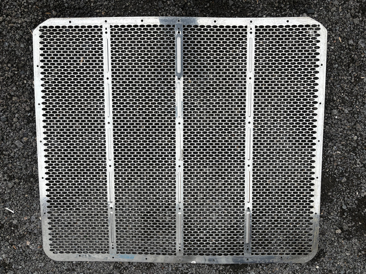 Grille avant (sans contour) pour Peterbilt 388-389