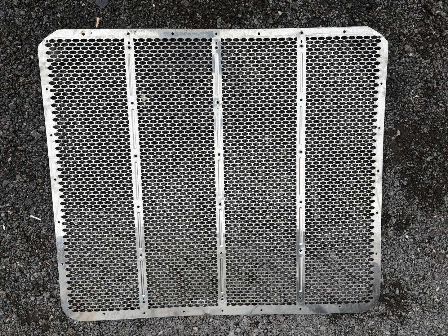 Grille avant (sans contour) pour Peterbilt 388-389