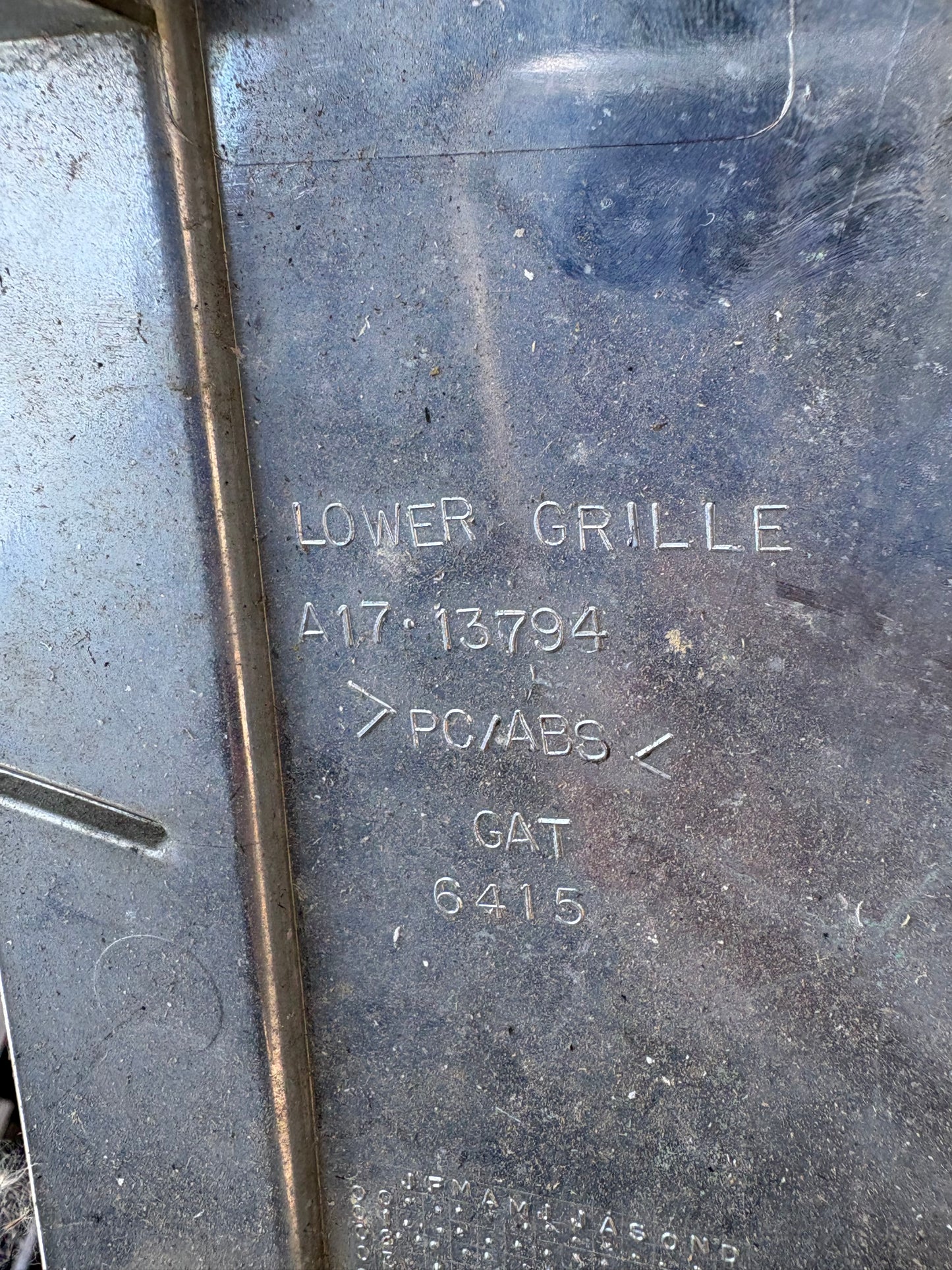 Grille de calandre inférieur chromée pour Sterling