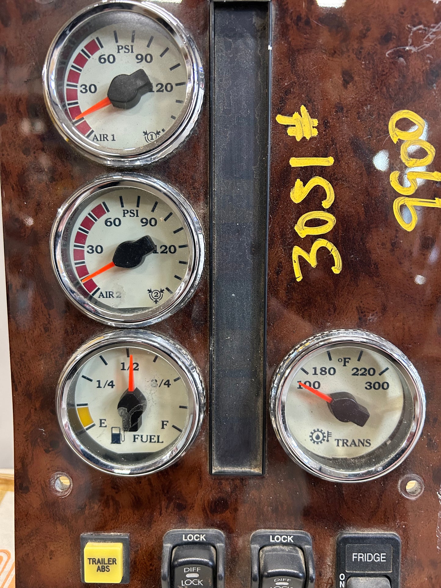 Panneau de dash International série 9000