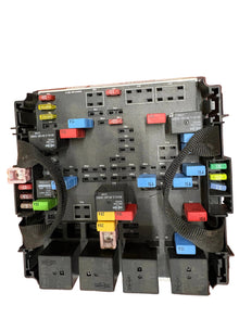 Boîtier de fusible et module de distribution d'alimentation principal