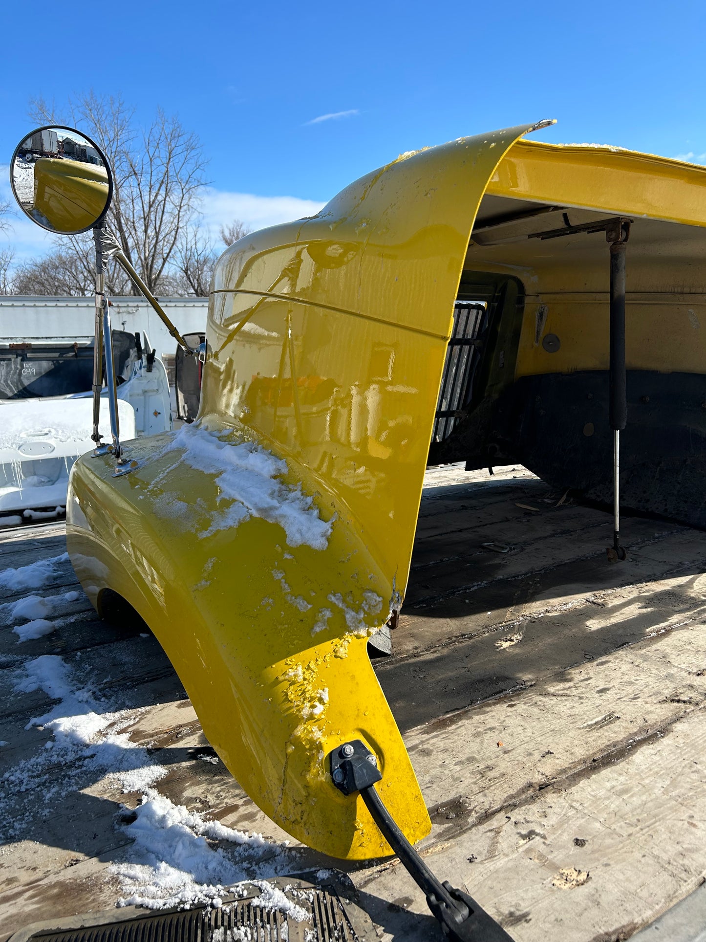 Capot International 9200